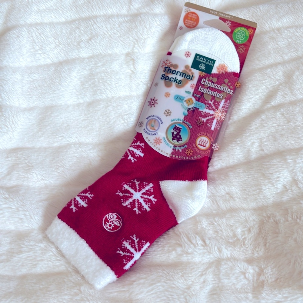 Earth therapeutics red snowflake thermal socks
